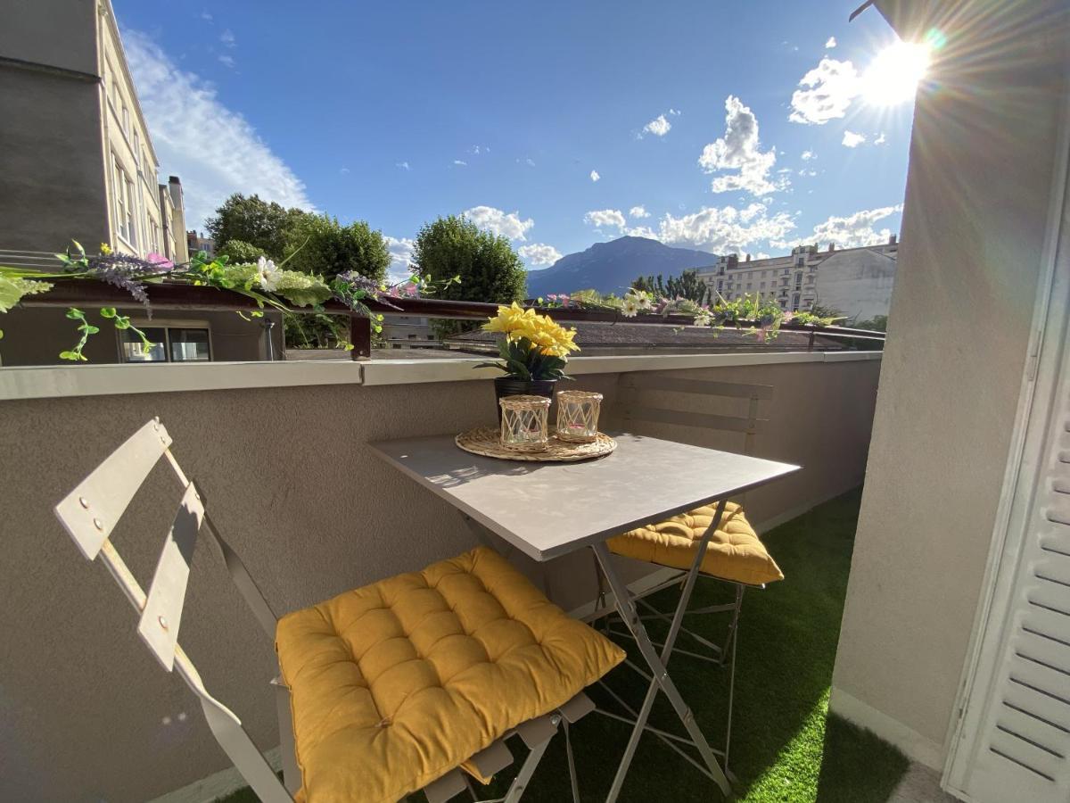 Le Bourget, Grand Appartement Proche Du Centre Γκρενόμπλ Εξωτερικό φωτογραφία